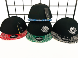 PNPA- DECKY CLASSIC HAT. Snap back with flat paisley brimm.